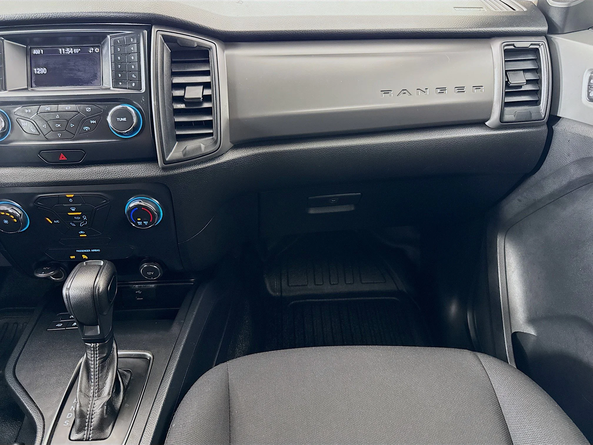 Used 2020 Black Ford XL image 24