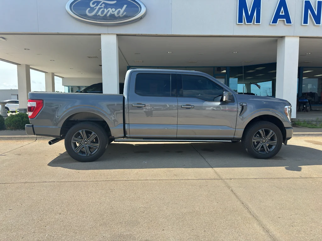 Used 2023 Carbonized Gray Metallic Ford Lariat image 7
