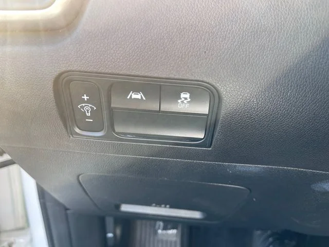 Used 2023 White Kia LX image 11