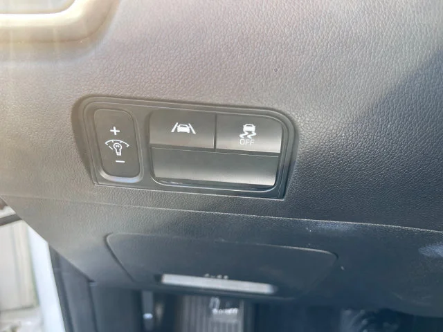 Used 2023 White Kia LX image 11