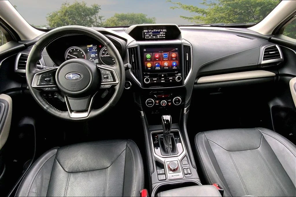 Used 2023 Silver Subaru Limited image 7
