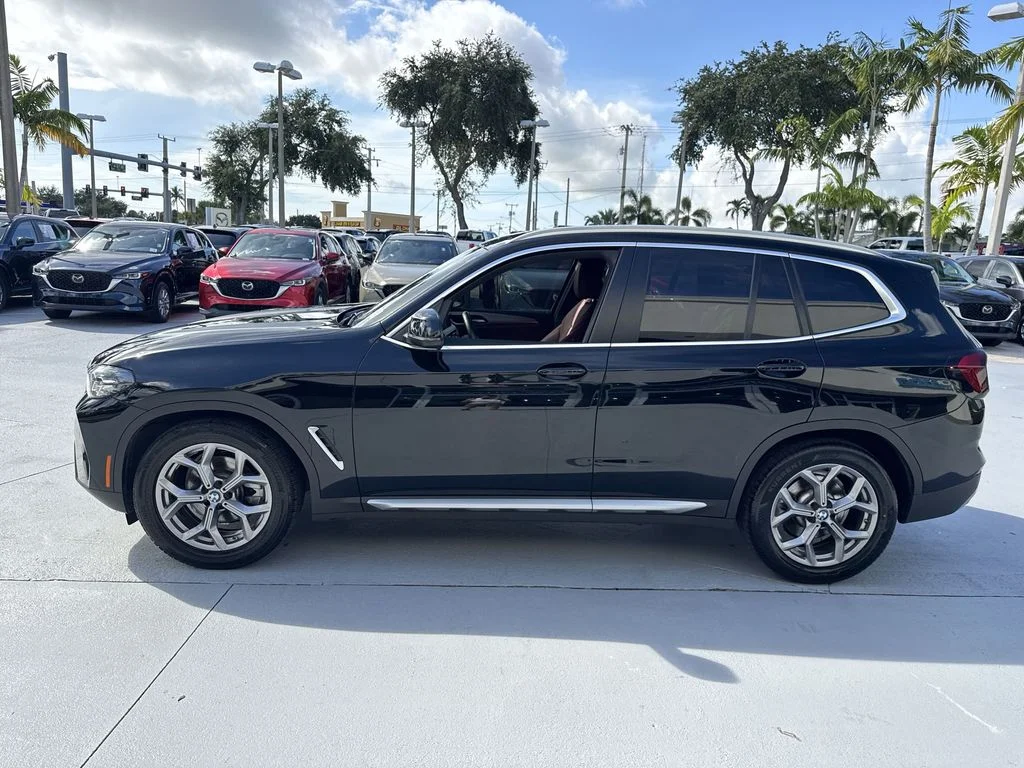 Used 2022 Jet Black BMW sDrive30i image 11