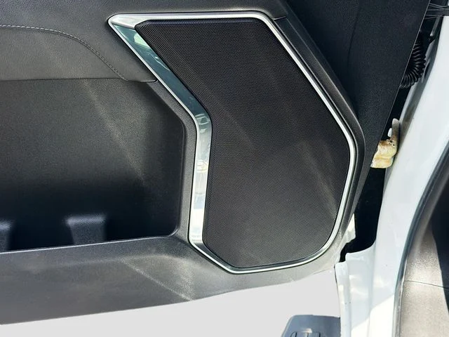 Used 2023 White Chevrolet LT image 19