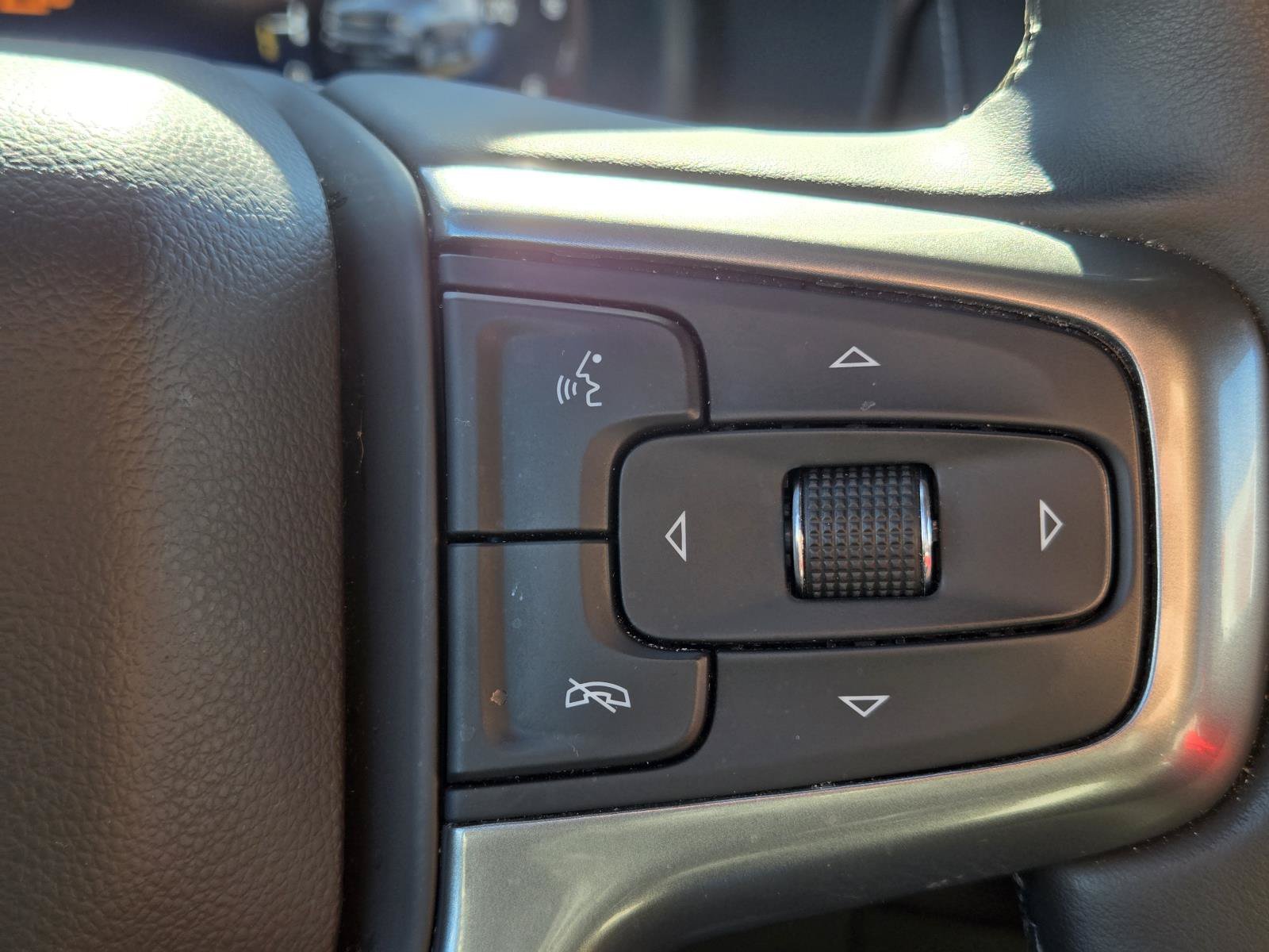 Used 2023 BLACK Chevrolet Z71 image 27