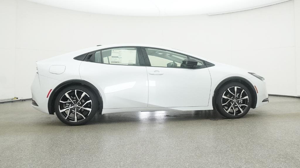 2026 Toyota Prius Plug-in Hybrid XSE - Photo 8