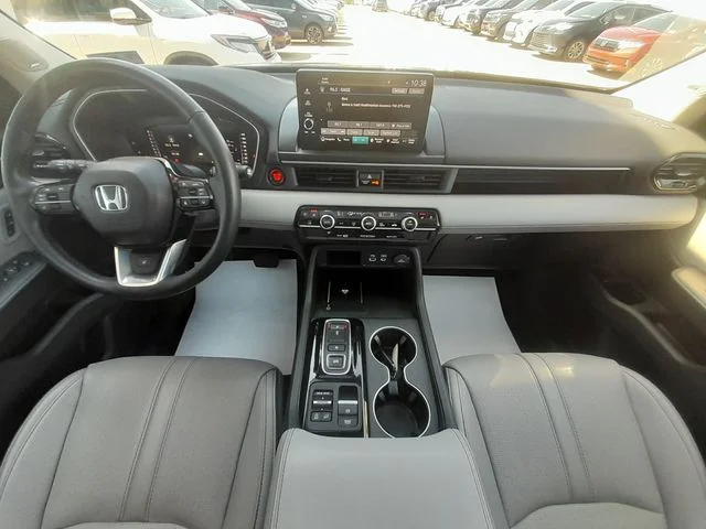 Used 2023 Silver Honda Elite image 48