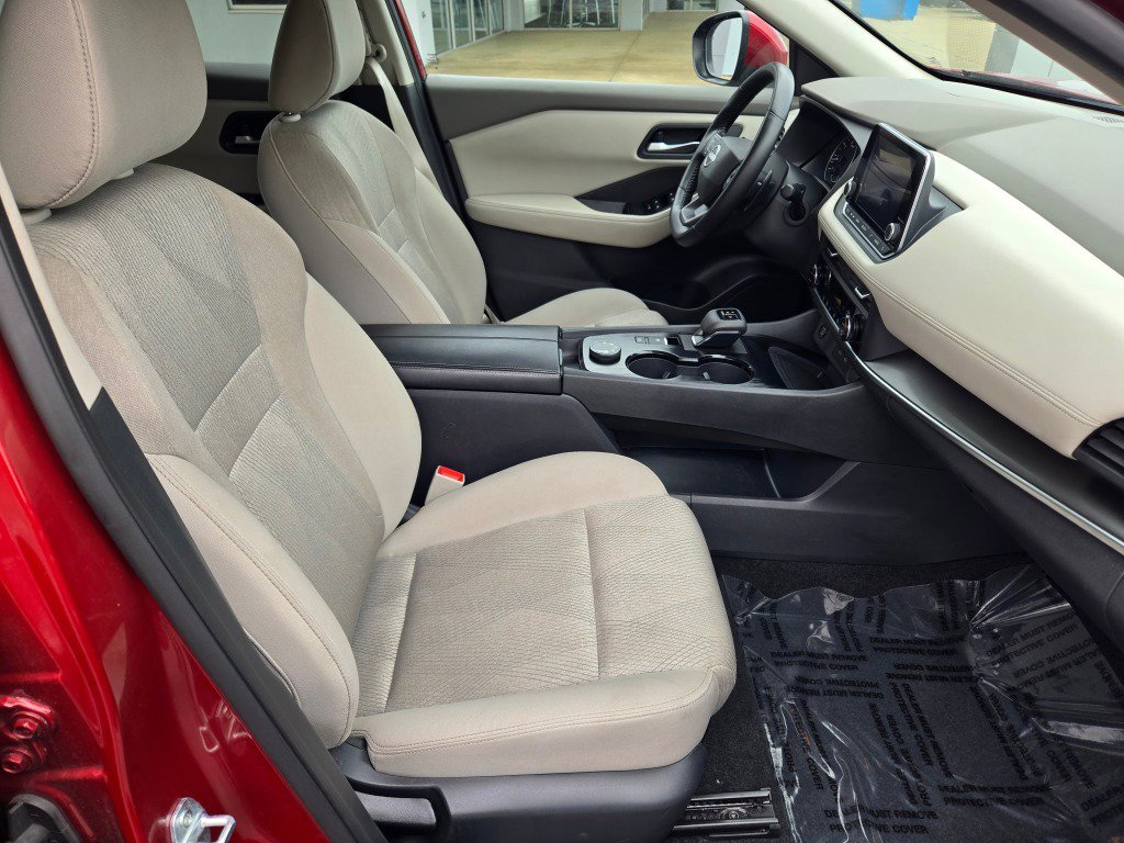 2025 Nissan Rogue SV - Photo 7
