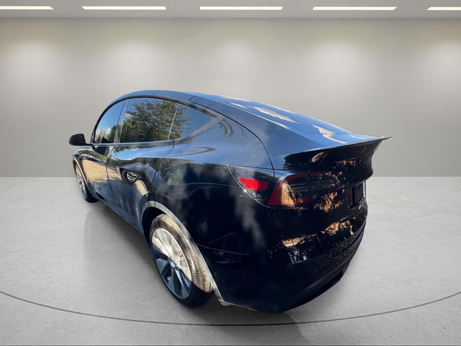 Used 2022  Tesla Performance image 24