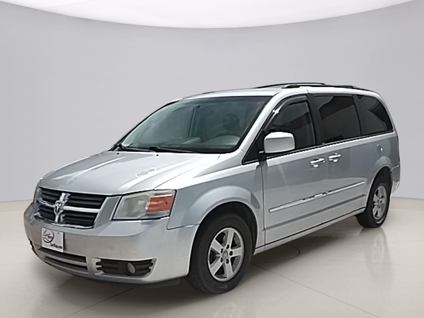 Used 2010 Silver Dodge SXT image 1