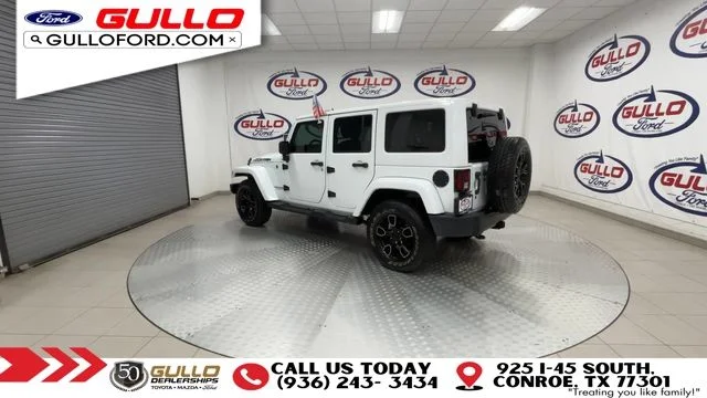 Used 2017 Bright White Clearcoat Jeep Unlimited Sahara image 6