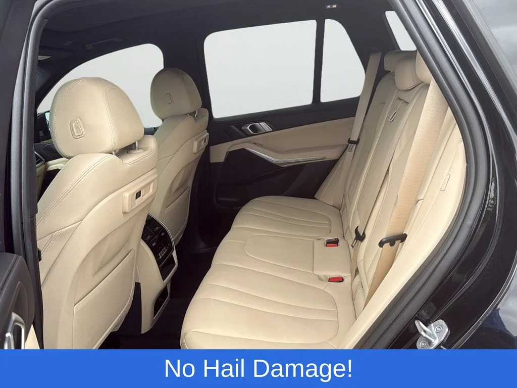 Used 2019 Black BMW xDrive40i image 21