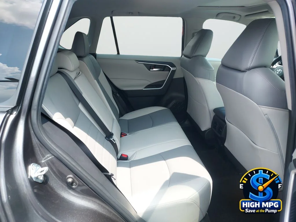 Used 2021 Gray Toyota XLE Premium image 23