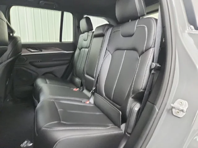 New 2027 Sting-Gray Clearcoat Jeep Limited image 37