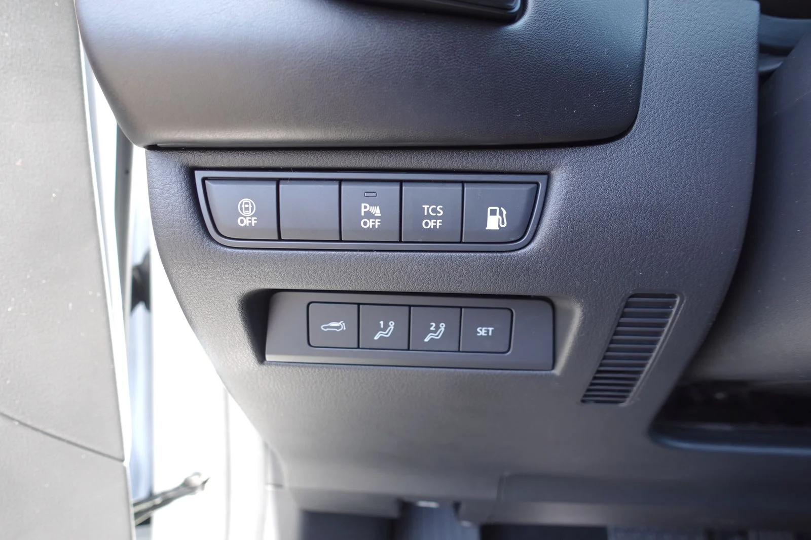 2026 Mazda CX-50 Premium Plus - Photo 18