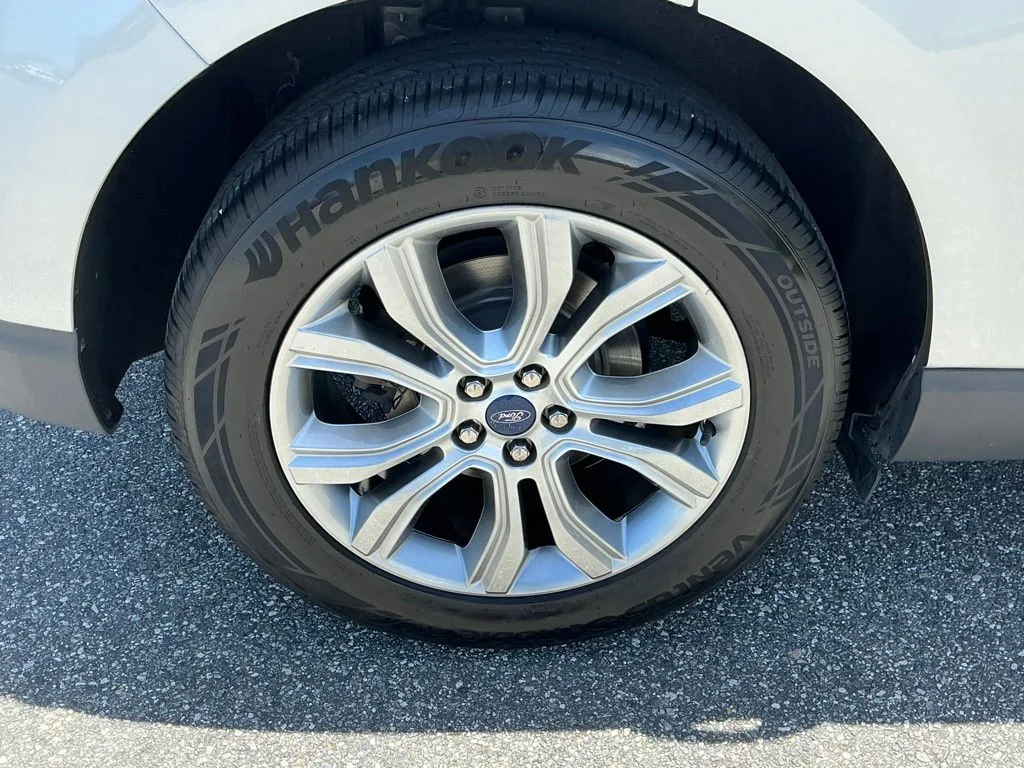 Used 2019 Silver Ford Titanium image 15