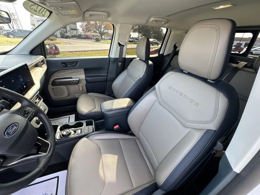 Used 2025 White Ford Lariat image 11