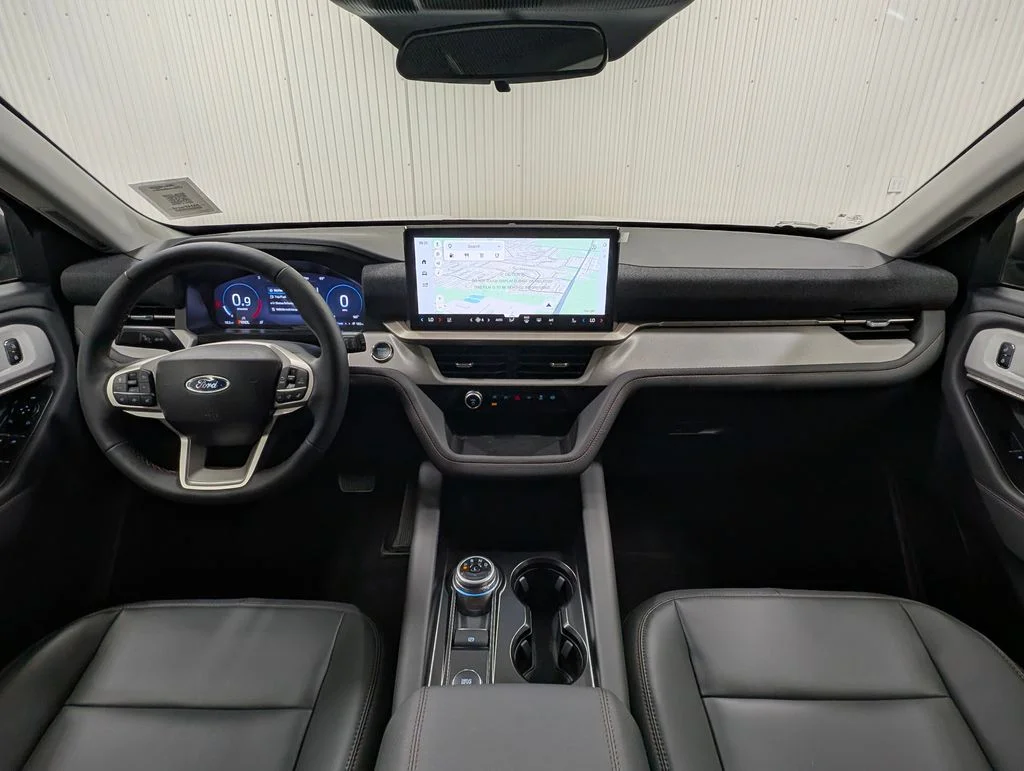 New 2026 Star White Metallic Tri-Coat Ford Active image 3