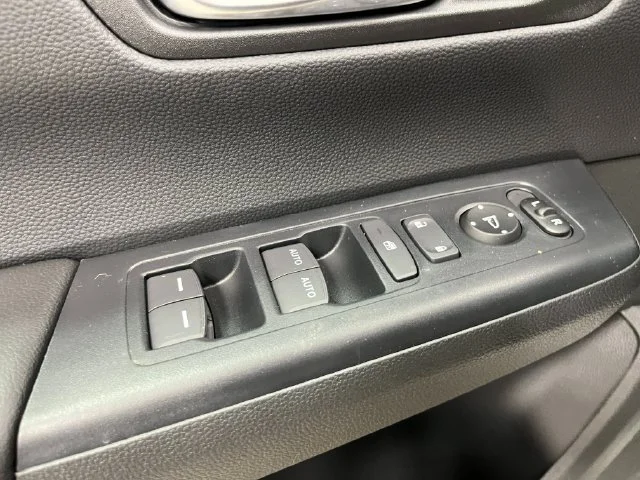 New 2027 Solar Silver Metallic Honda EX AWD image 13