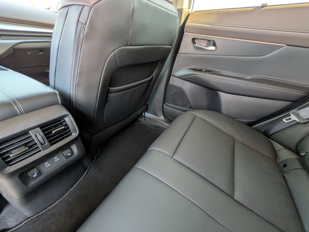 New 2026 White Nissan Platinum image 31