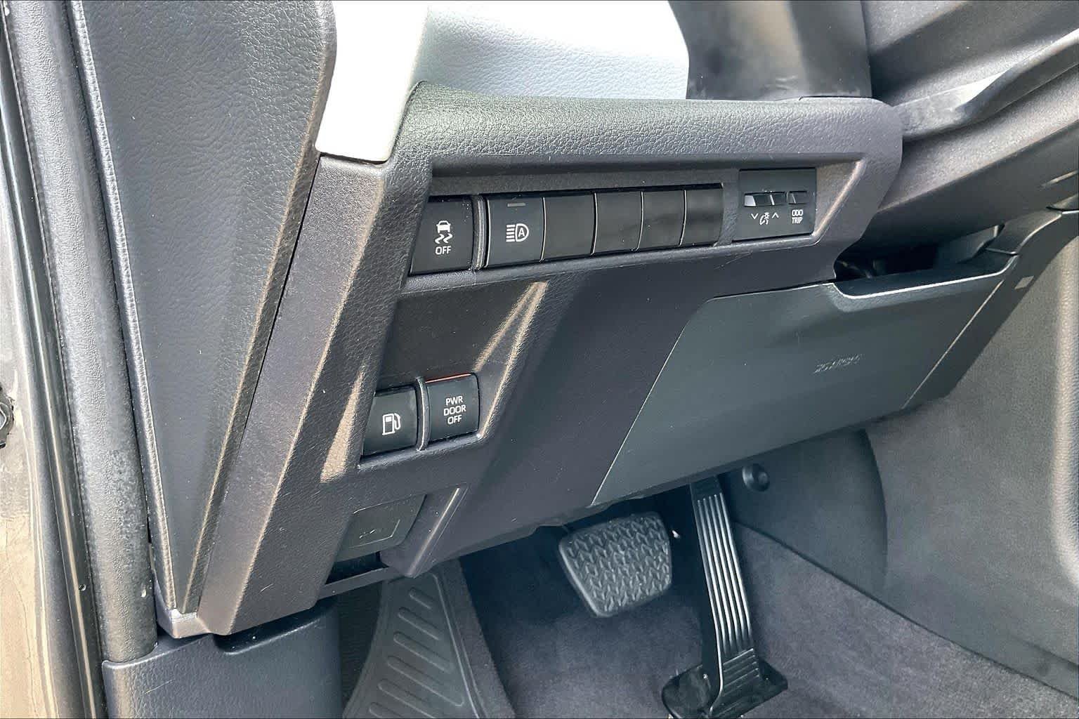 Used 2025 MAGNETIC GRAY METALLIC Toyota XLE Autono-MaaS image 32