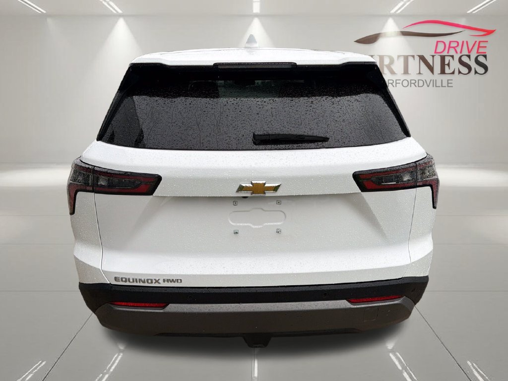 New 2027 Summit White Chevrolet LT image 9