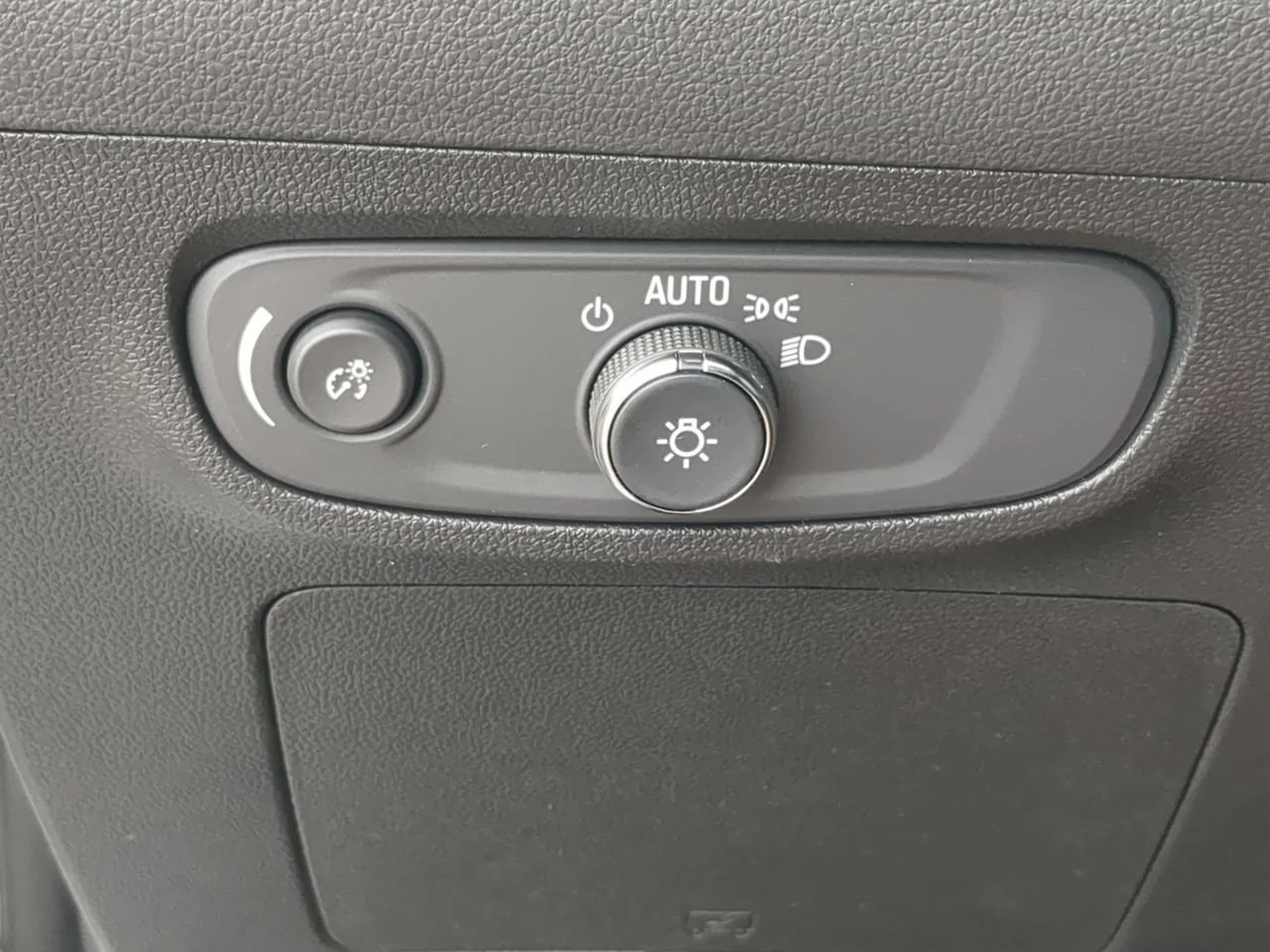 2026 Buick Encore GX Sport Touring - Photo 17