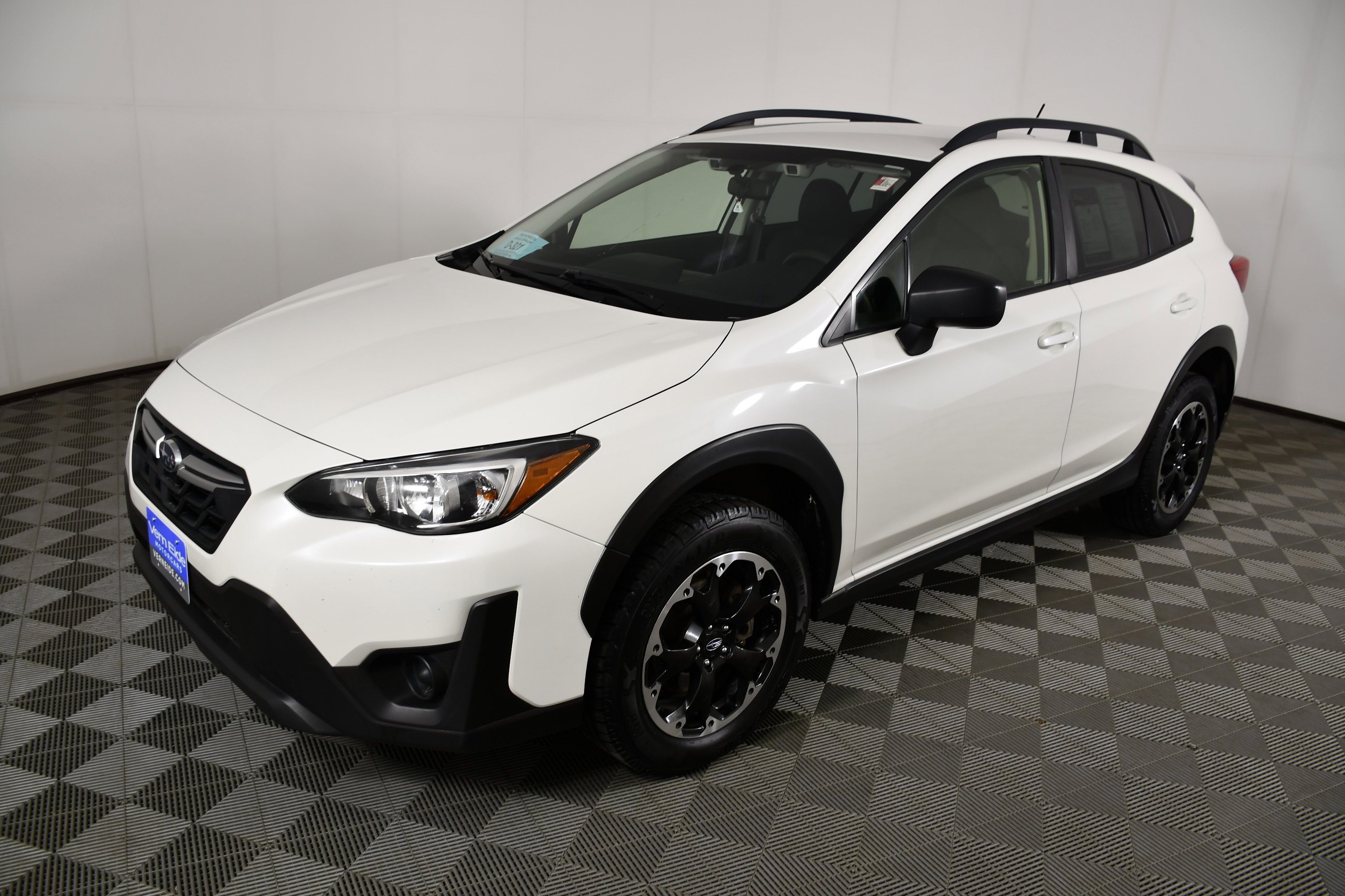 Used 2023 Crystal White Pearl Subaru Base image 10