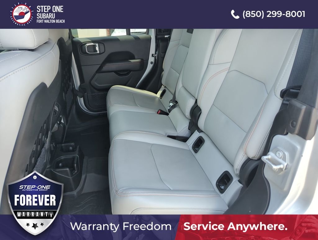 Used 2023 Silver Jeep Mojave image 28
