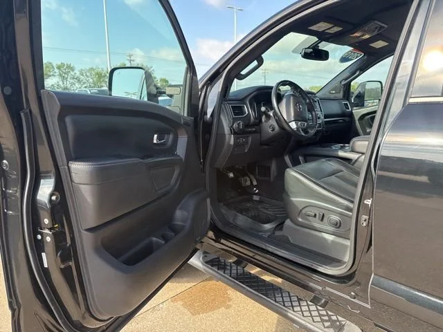 Used 2019 Magnetic Black Nissan SL image 12