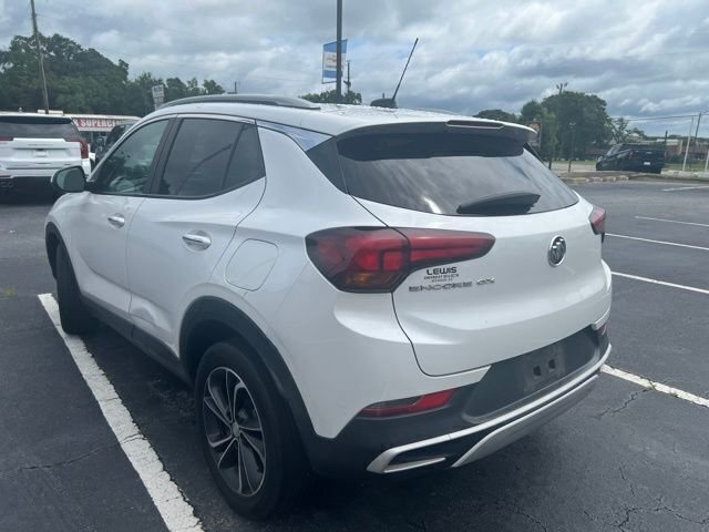 Used 2021 White Buick Select image 6