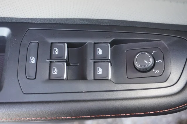 New 2026 Deep Black Pearl Volkswagen 2.0T Peak Edition image 17