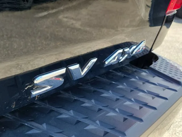 2021 Nissan Titan SV - Photo 9