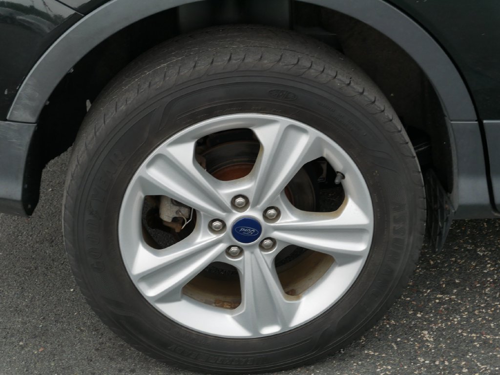 Used 2015 Black Ford SE image 9