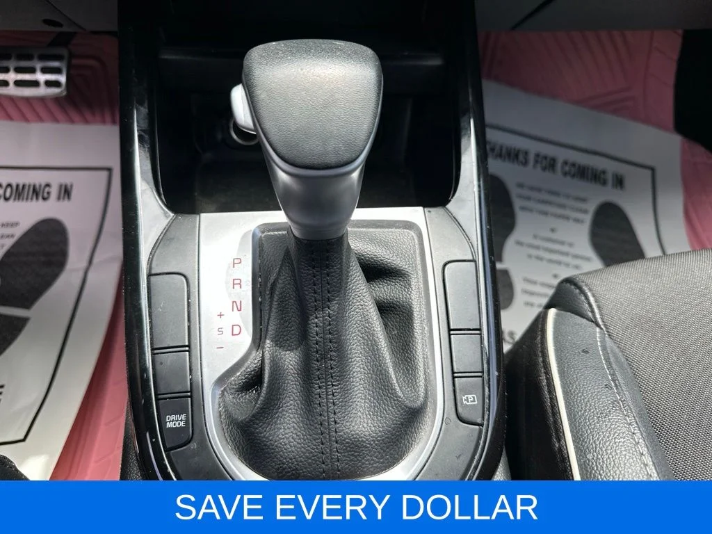 Used 2024 White Kia GT-Line image 17
