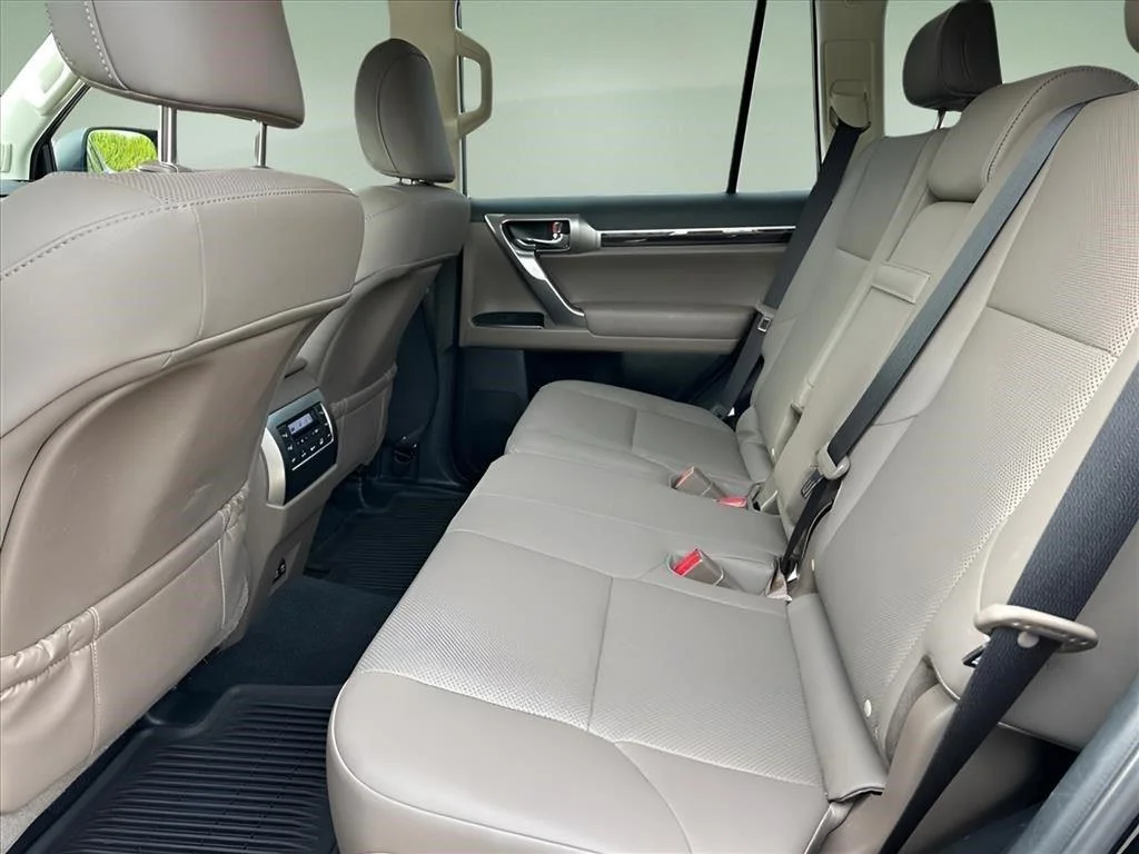 Used 2023 Black Onyx Lexus GX 460 Premium image 18