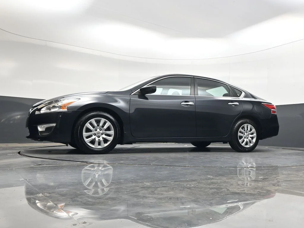 Used 2015 Storm Nissan 2.5 S image 30