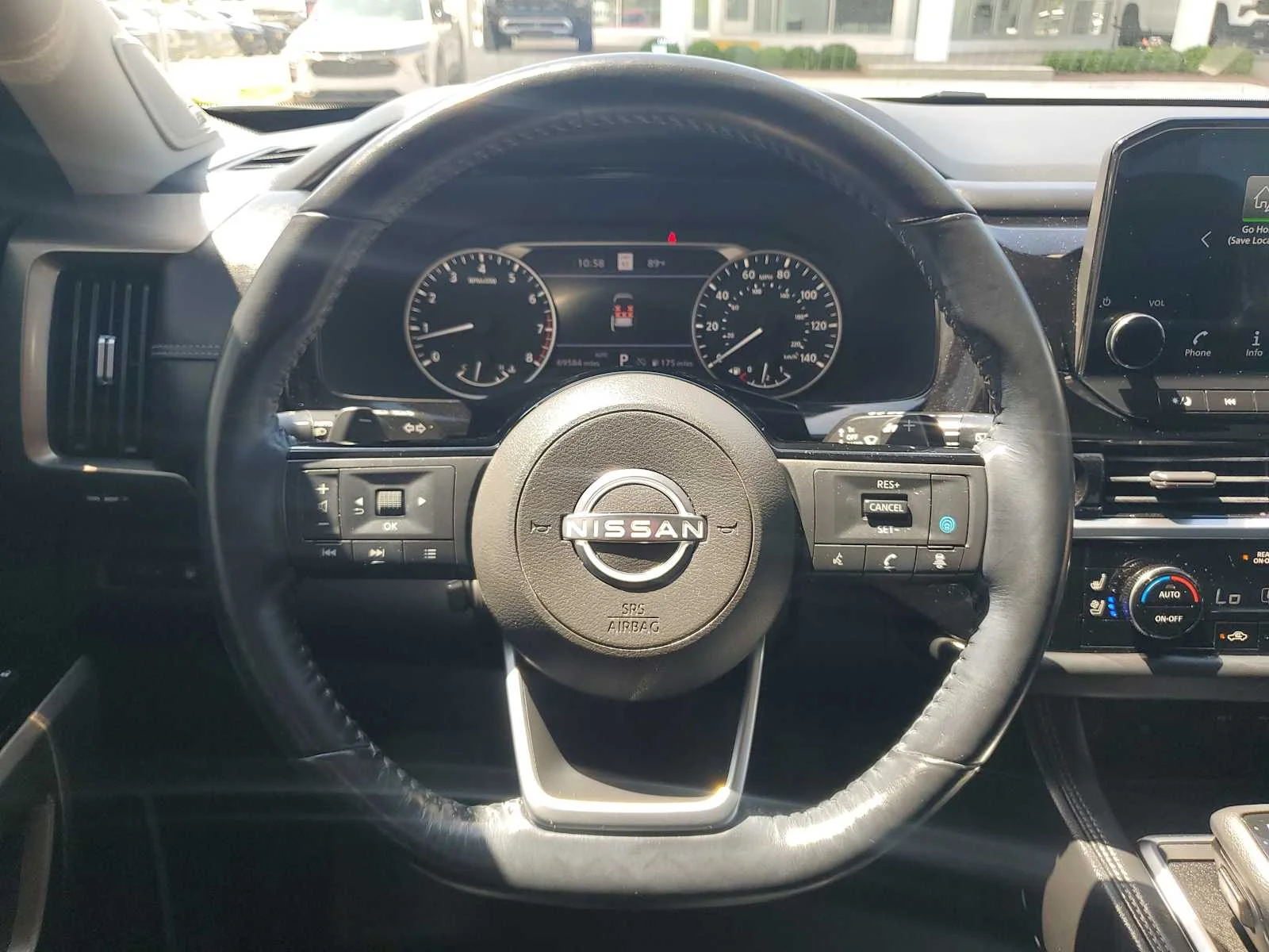 Used 2022  Nissan Platinum image 11