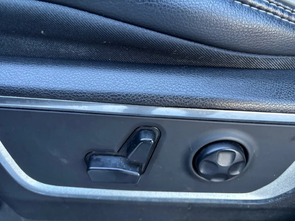 Used 2019 Black Ram Laramie image 30