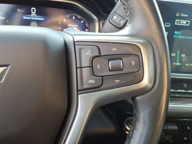 Used 2025 Sterling Gray Metallic Chevrolet LT image 21