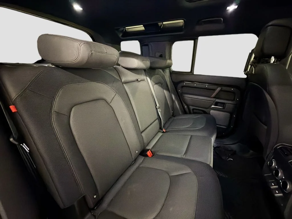 Certified Used 2024 Santorini Black Metallic Land Rover X-Dynamic SE image 28