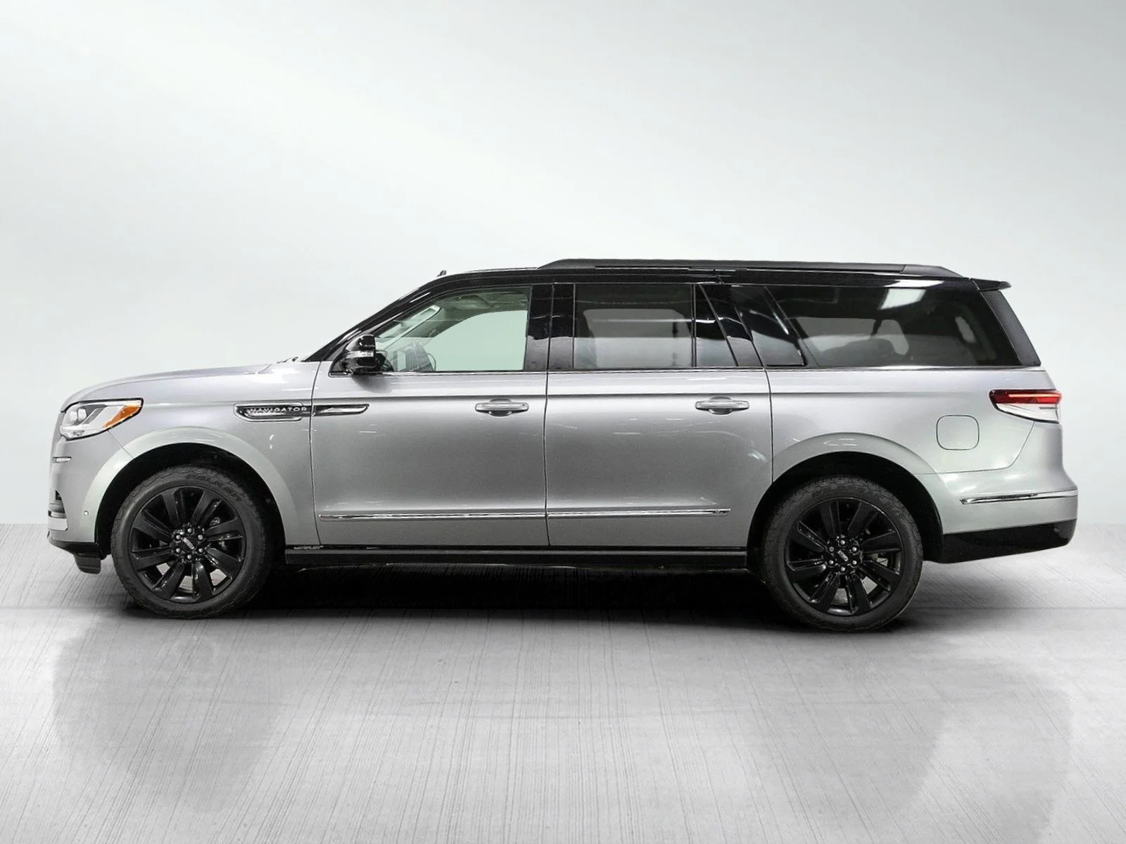Used 2022 Lincoln Navigator Black Label L with VIN 5LMJJ3TT6NEL08320 for sale in Wayzata, Minnesota