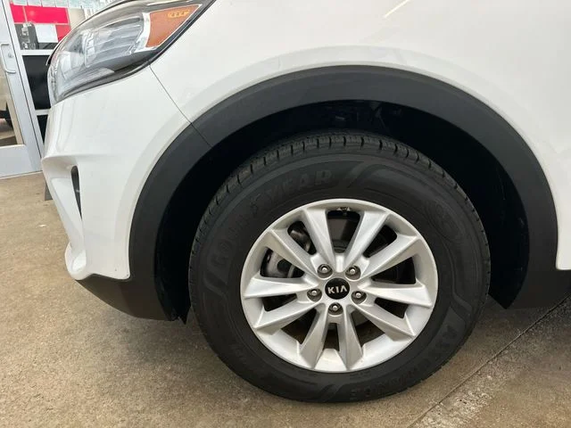 Used 2019 White Kia LX image 20