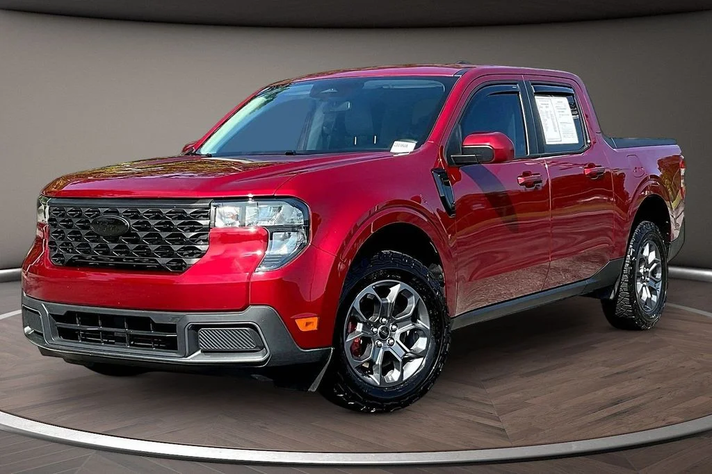 Used 2025 Red Ford XLT image 2