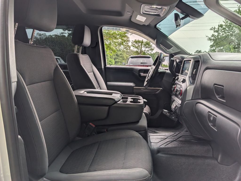 Used 2019 Silver Chevrolet RST image 26