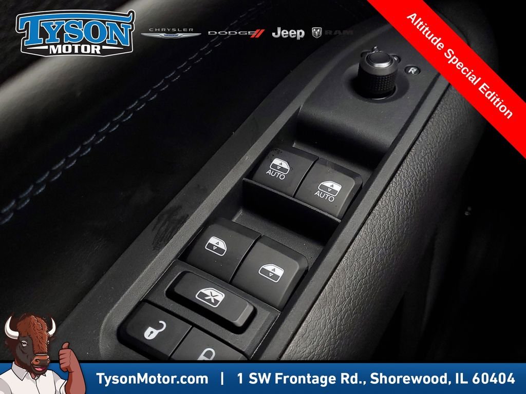 New 2026 Diamond Black Crystal Pearlcoat Jeep Latitude image 21