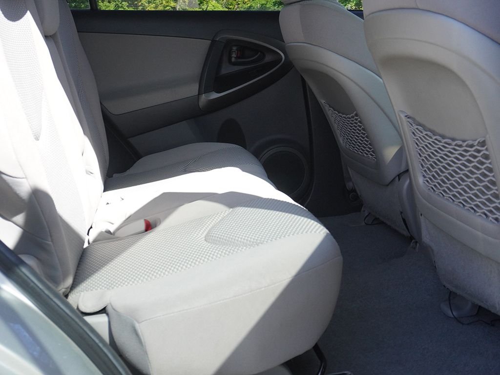 Used 2011 Silver Toyota Base image 28