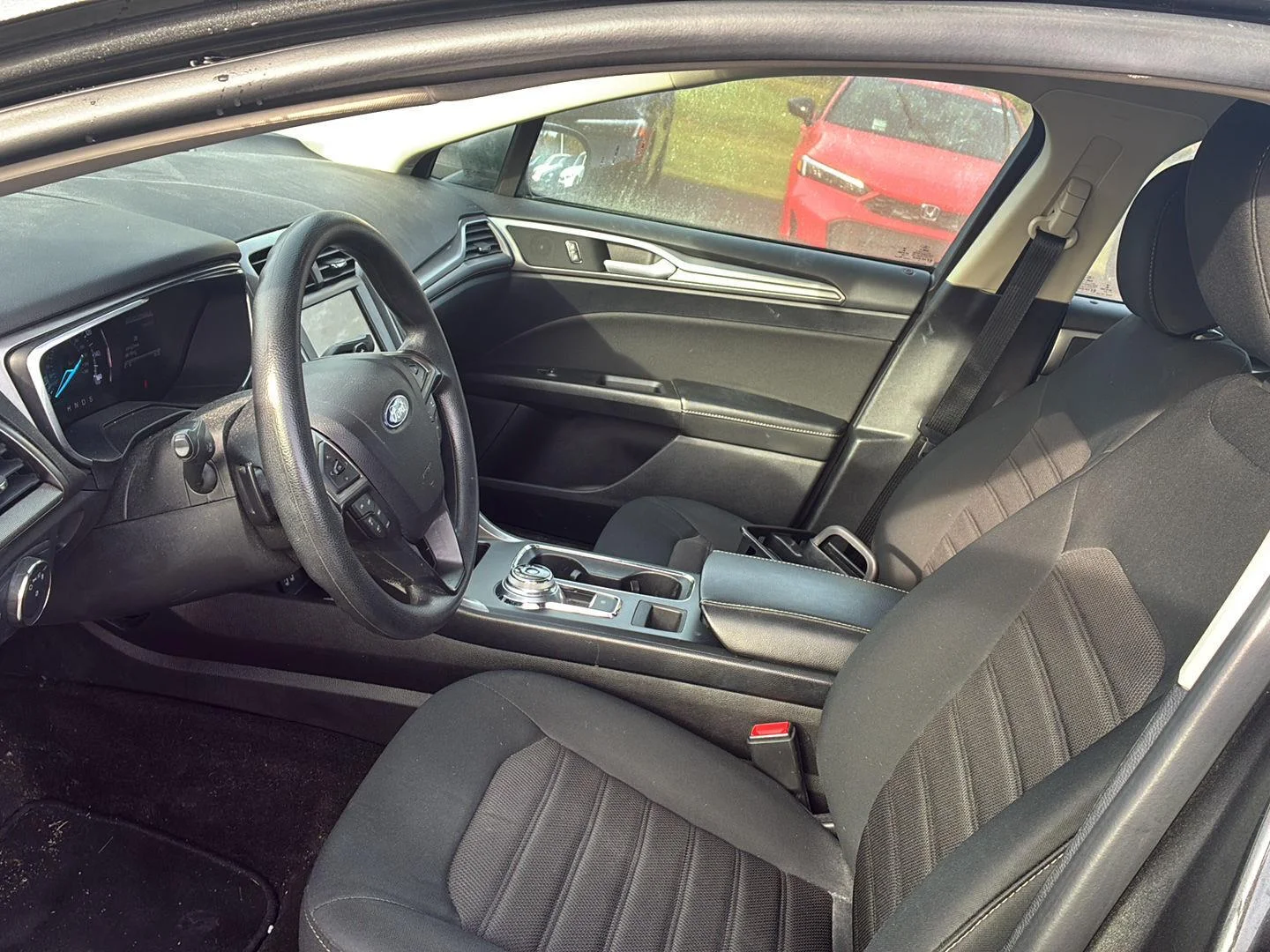 Used 2020 Magnetic Ford SE image 13