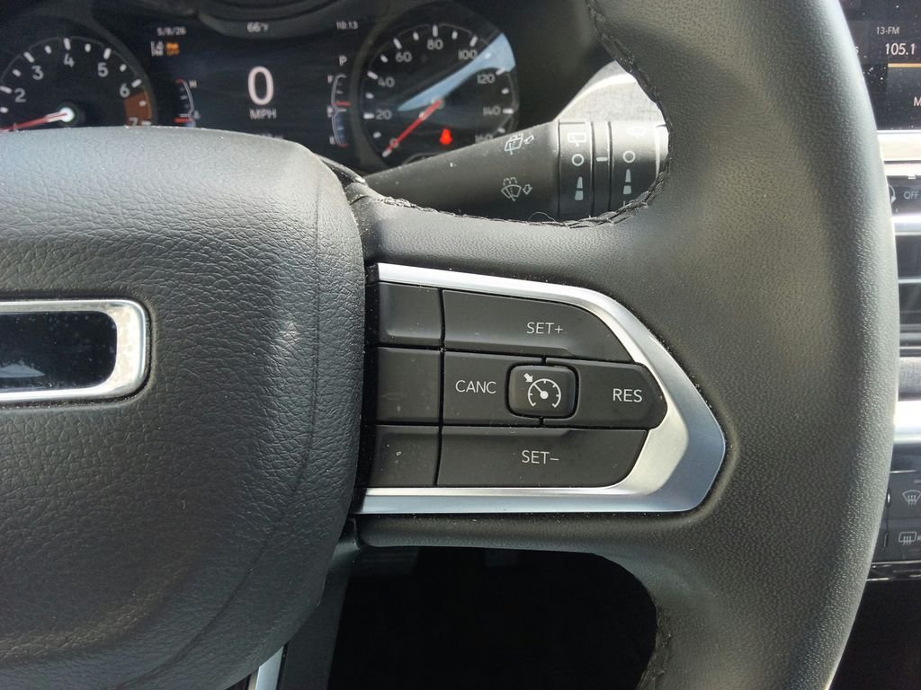 Used 2024 Silver Jeep Latitude image 22