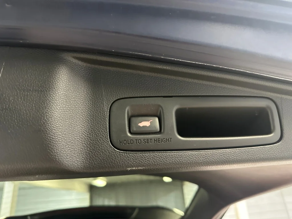 Used 2018 Obsidian Blue Pearl Honda EX-L image 22