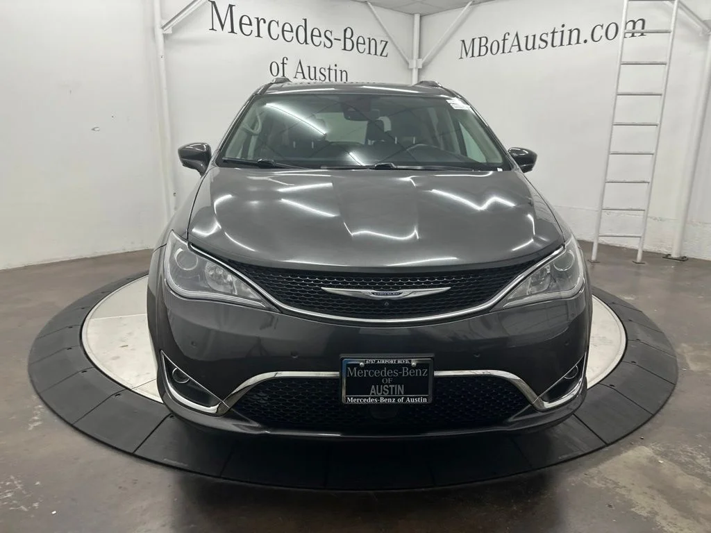 Used 2018 Gray Chrysler Touring L Plus image 2